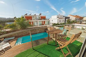 Pool Cinema Villa by Vacationy