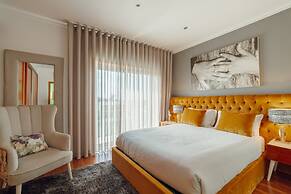 Pool Cinema Villa by Vacationy