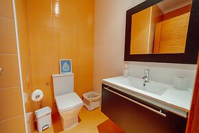 Pool Cinema Villa by Vacationy