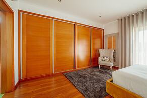 Pool Cinema Villa by Vacationy