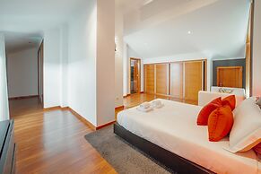 Pool Cinema Villa by Vacationy