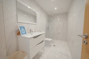 Pool Cinema Villa by Vacationy