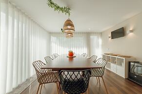 Pool Cinema Villa by Vacationy