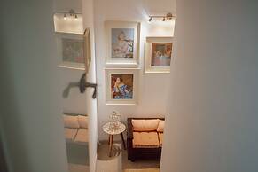 Pool Cinema Villa by Vacationy