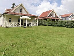 Wheelchair-friendly Holiday Home on the Water With Veranda