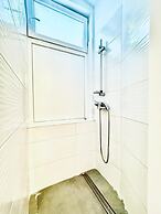 10 Economy Rooms-Shared Bath & Kitchen