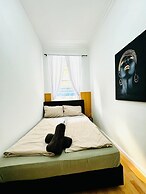 10 Economy Rooms-Shared Bath & Kitchen