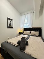 10 Economy Rooms-Shared Bath & Kitchen