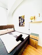 10 Economy Rooms-Shared Bath & Kitchen