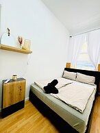 10 Economy Rooms-Shared Bath & Kitchen