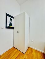 10 Economy Rooms-Shared Bath & Kitchen