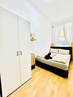 10 Economy Rooms-Shared Bath & Kitchen