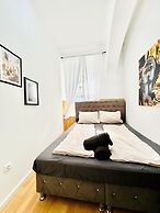 10 Economy Rooms-Shared Bath & Kitchen