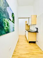 10 Economy Rooms-Shared Bath & Kitchen