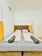 10 Economy Rooms-Shared Bath & Kitchen