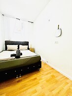 10 Economy Rooms-Shared Bath & Kitchen