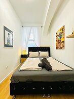 10 Economy Rooms-Shared Bath & Kitchen