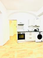 10 Economy Rooms-Shared Bath & Kitchen