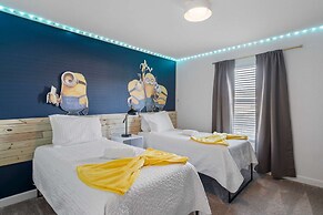 Modern 4 Bed Home Themed Rooms Prime Location