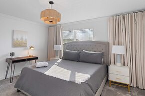 Modern 4 Bed Home Themed Rooms Prime Location