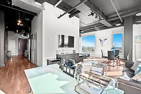 Bright Suites Finch West by GLOBALSTAY