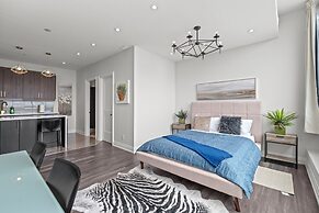 Bright Suites Finch West