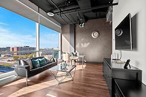 Bright Suites Finch West by GLOBALSTAY