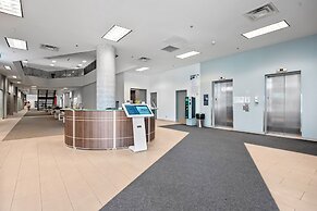 Bright Suites Finch West by GLOBALSTAY