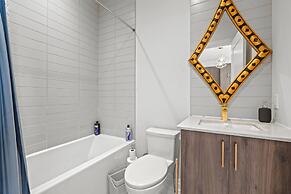 Bright Suites Finch West