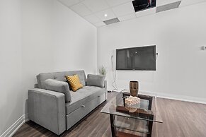 Bright Suites Finch West