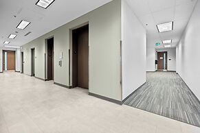 Bright Suites Finch West by GLOBALSTAY