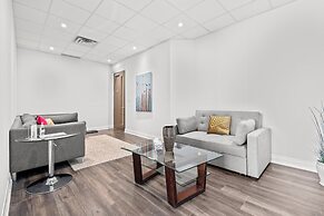 Bright Suites Finch West