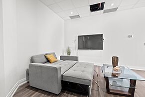 Bright Suites Finch West