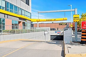 Bright Suites Finch West by GLOBALSTAY