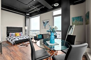 Bright Suites Finch West