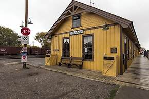Iron Rail Inn