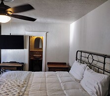 Iron Rail Inn