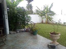 3 Bed Villa-private Garden-offstreetparking-aircon