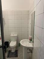 3 Bed Villa-private Garden-offstreetparking-aircon