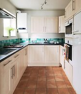 Colourful House 3 Bed Apt - Notting Hill
