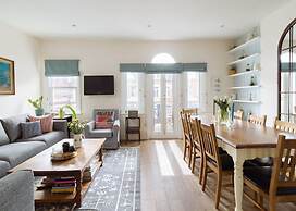 Sunny Roof Terrace Barons Court Sleeps 4-6