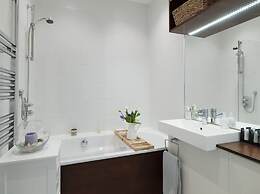 Sunny Roof Terrace Barons Court Sleeps 4-6