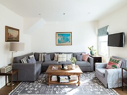 Sunny Roof Terrace Barons Court Sleeps 4-6