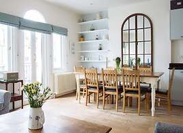 Sunny Roof Terrace Barons Court Sleeps 4-6