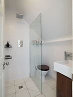 Sunny Roof Terrace Barons Court Sleeps 4-6