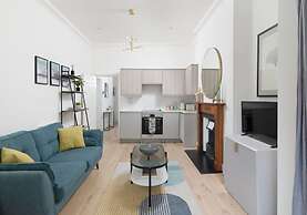 West End Drury Lane Modern 3 Bedroom Apt
