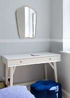 West End Drury Lane Modern 3 Bedroom Apt