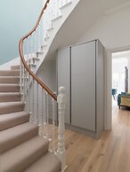 West End Drury Lane Modern 3 Bedroom Apt