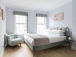 West End Drury Lane Modern 3 Bedroom Apt