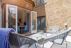 West End Drury Lane Modern 3 Bedroom Apt